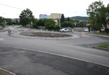 Nový kruhový objazd na Kostolianskej ulici zlepšil plynulosť dopravy
