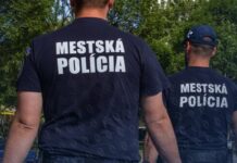 Mestská polícia zadržala páchateľa pri pokuse o vlámanie na Poliklinike Sever
