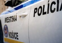 Nefunkčné osvetlenie a nebezpečná jazda. Mestská polícia v Košiciach odhalila vodiča pod vplyvom drog