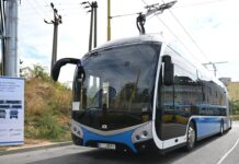 Košice predstavili prvý z 11 nových kĺbových elektrobusov