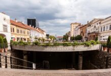 Dolnú bránu uviedli pred Medzinárodným maratónom mieru do dočasného užívania. Definitívne hotová bude v novembri