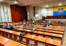 Polaček zablahoželal Lörincovi. Pozval ho na prvé pracovné stretnutie a určil termín ustanovujúceho zastupiteľstva