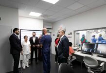 Veľvyslanec Spojeného kráľovstva ocenil AI technológie v UNLP Košice
