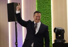 Ladislav Lörinc získal takmer 40 percent. Sľubuje referendum, nové električky i nájomné byty