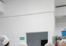 Medzigeneračné pečenie v Košiciach spája seniorky a študentov