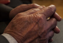 Odborník: Seniori môžu investovať, ale na TOTO si dávajte POZOR