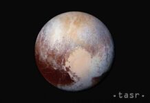 Pluto je už 20 rokov trpasličia planéta, nie je však „mŕtve“ teleso