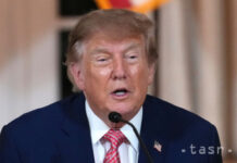 Trump: Francúzsko horí, túto kedysi veľkú krajinu zničila imigrácia