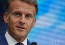 Macron podporil vznik európskeho programu vesmírnych letov