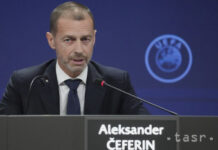 Čeferin vyzval Infantina na odstúpenie, kandidovať na šéfa FIFA nechce