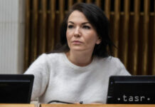 Poslanci pokračujú v debate o návrhu na odškodnenie obetí sterilizácií