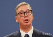 Stovky študentov pred nedeľňajšími voľbami dopochodovali do Belehradu