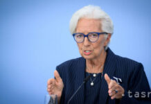 Lagardová trvá na zdržanlivej politike ECB pri zvládaní inflácie