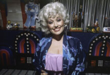 Trump po smrti Dolly Parton nariadil spustenie amerických vlajok