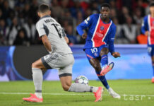 Slovan Bratislava prehrával po prvom polčase na ihrisku Paríža SG 0:3