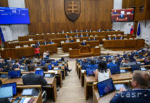 Poslanci NR SR v závere dňa diskutovali o zákone o civilnom letectve