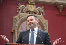 Nový premiér Quebecu zložil prísahu bez účasti zástupcov monarchie